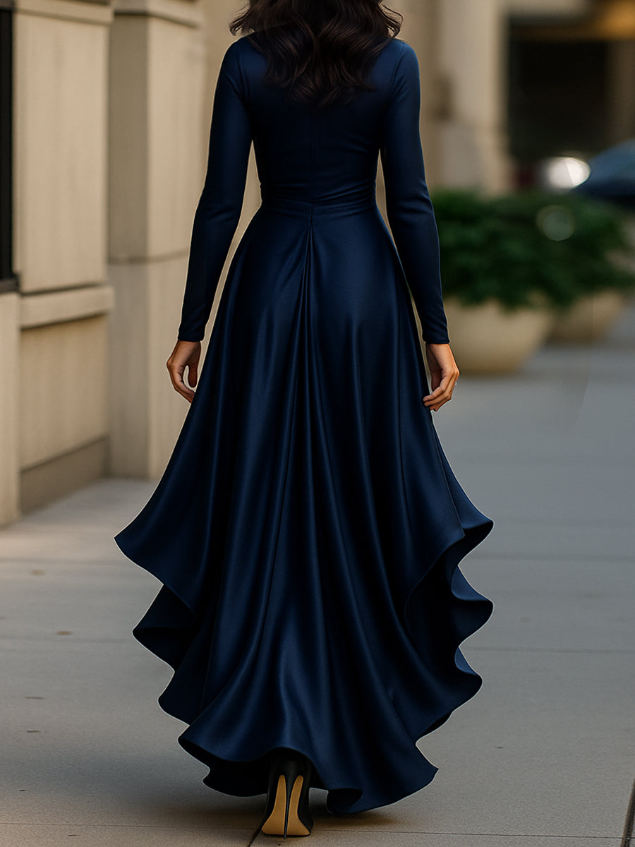 Robe longue en satin drapé bleu nuit avec détails à volants