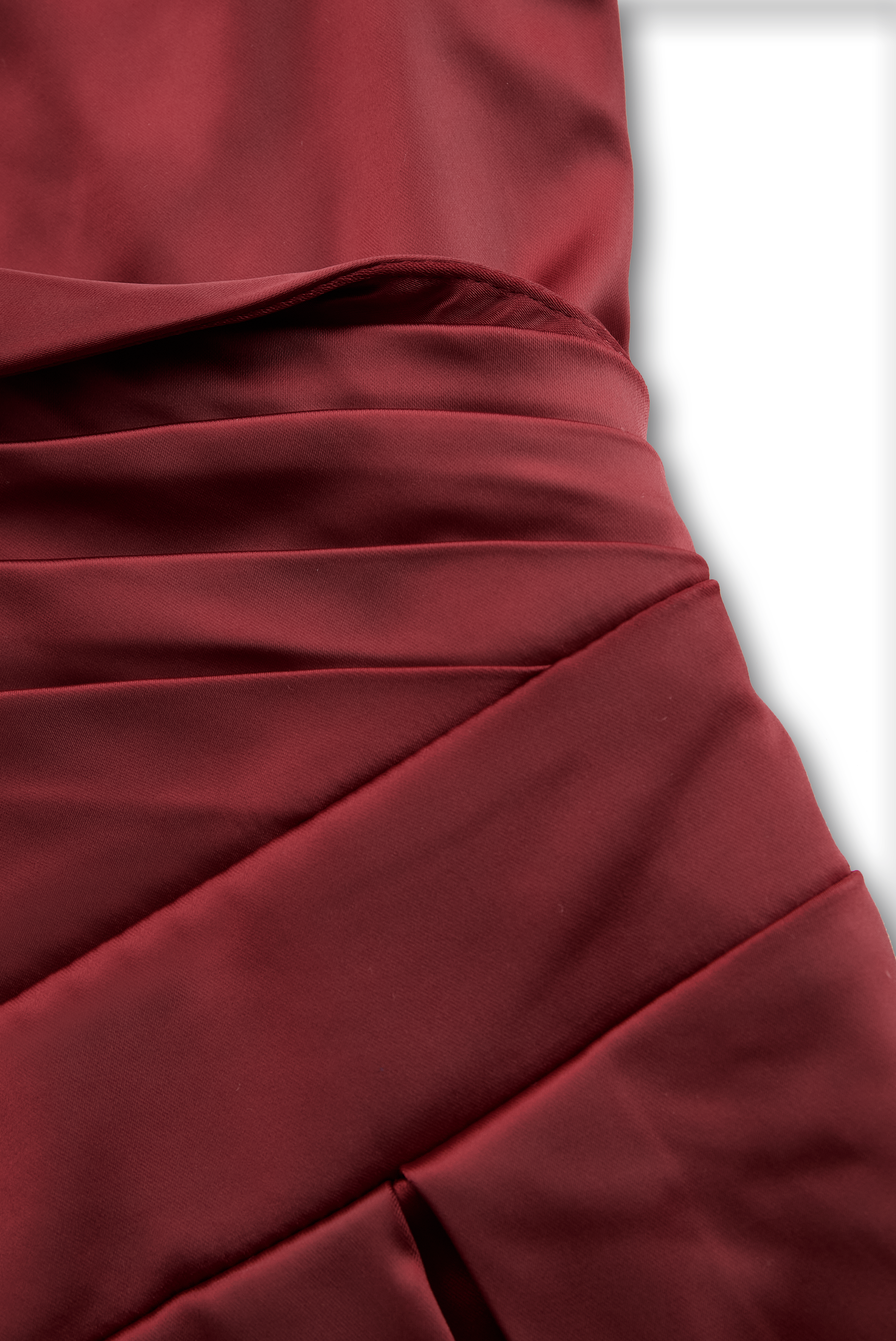 Robe midi en satin d’inspiration vintage avec col drapé