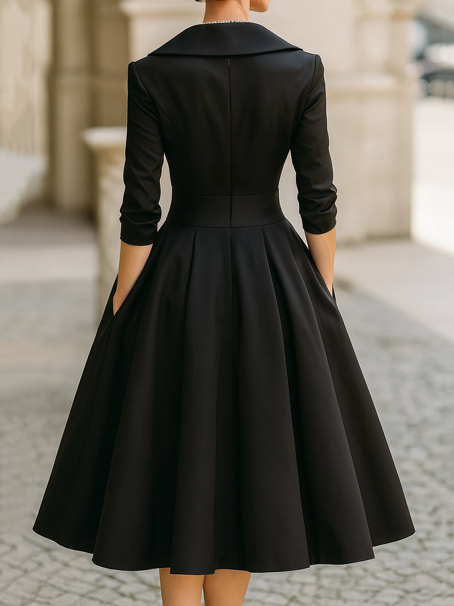 Robe midi en satin d’inspiration vintage avec col drapé