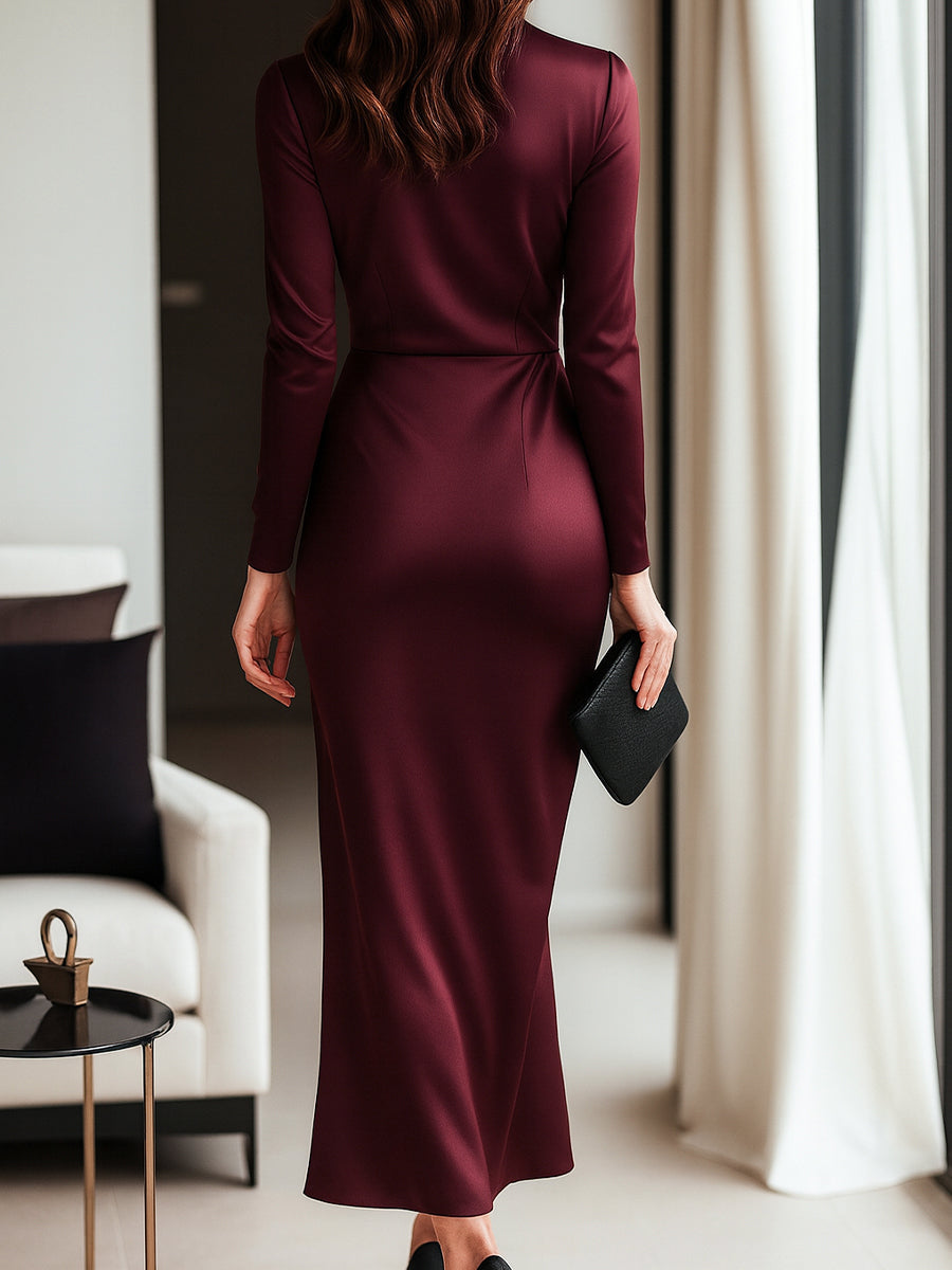 Robe portefeuille en satin bordeaux intemporelle avec ceinture à nouer