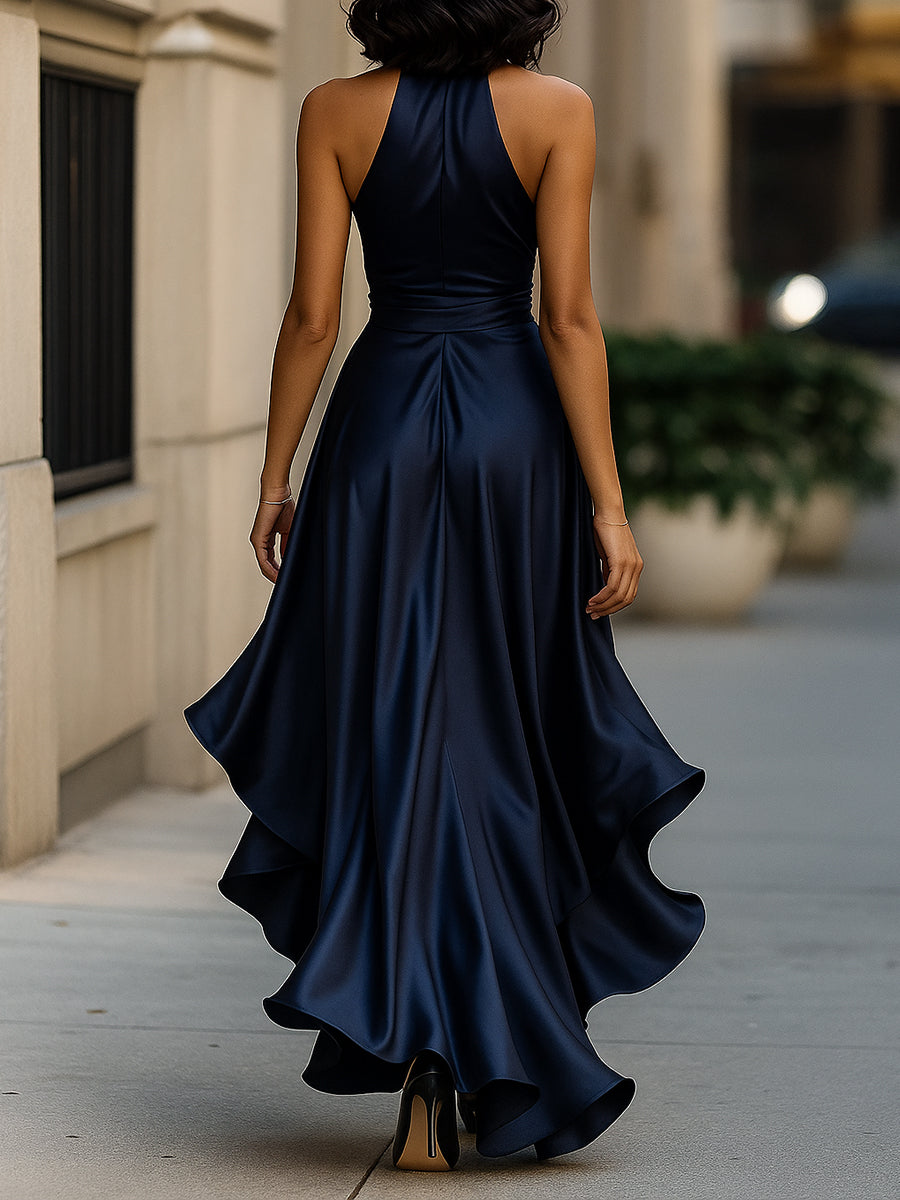 Robe de soirée en satin bleu nuit à col halter avec volants élégants