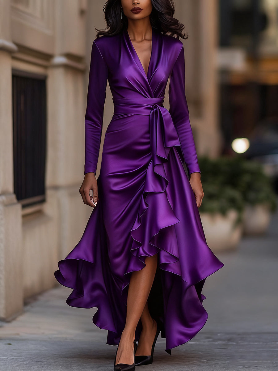 Robe longue en satin drapé bleu nuit avec détails à volants