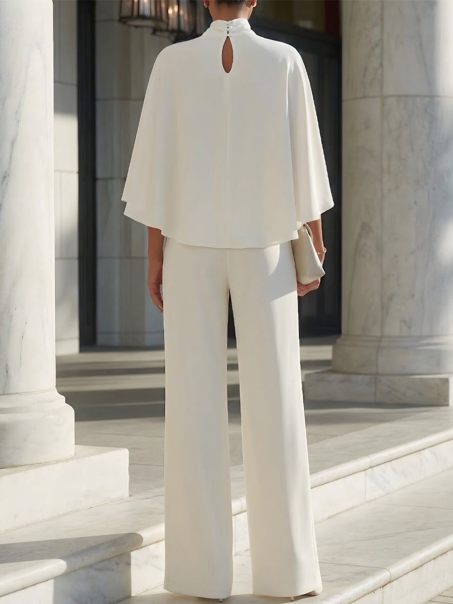 Ensemble avec blouse à col montant et manches cape et pantalon large fendu