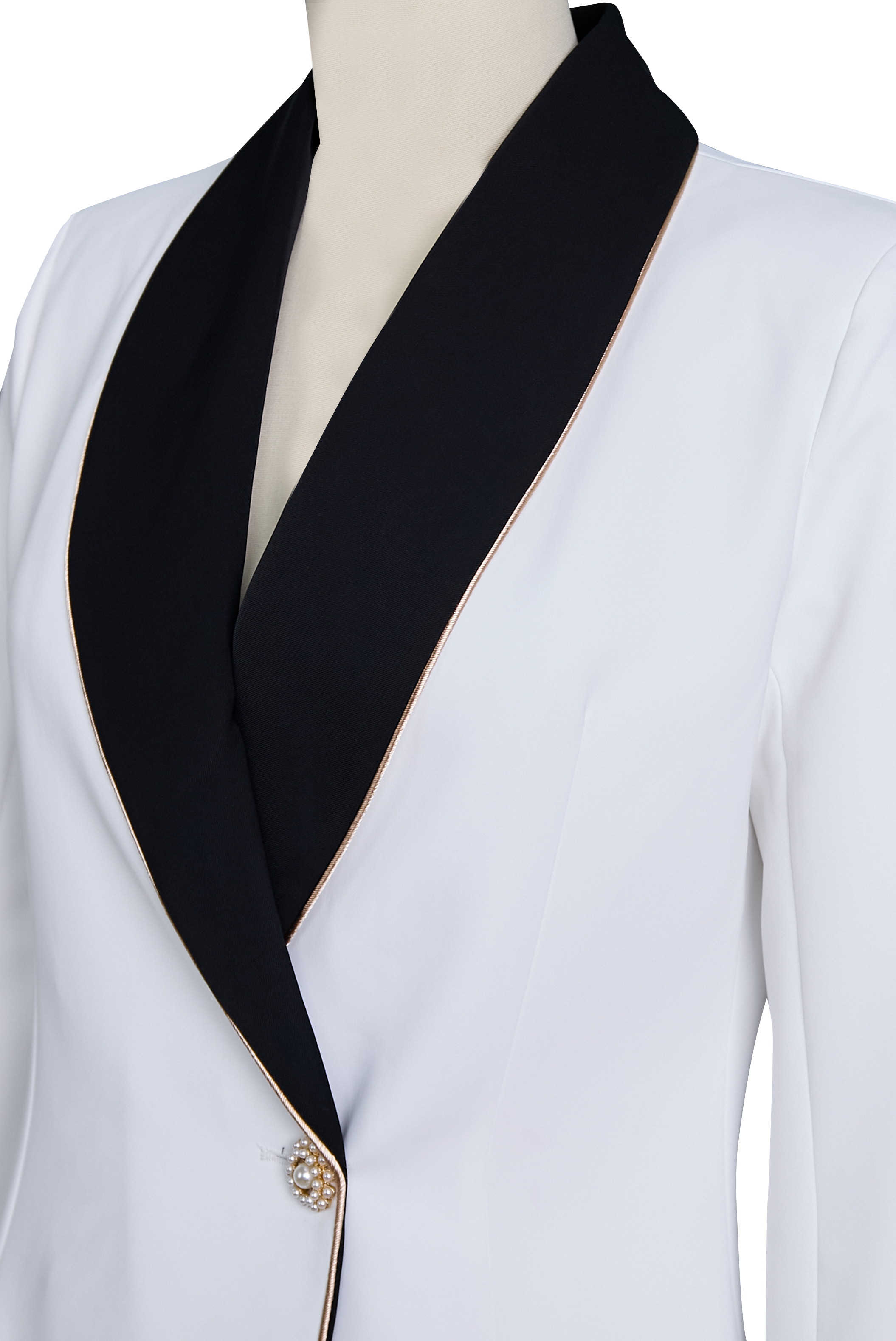 Blazer blanc asymétrique élégant avec revers noirs contrastés