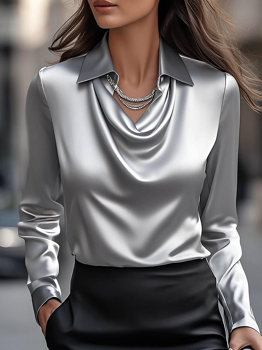 Blouse élégante en satin blanc avec encolure drapée